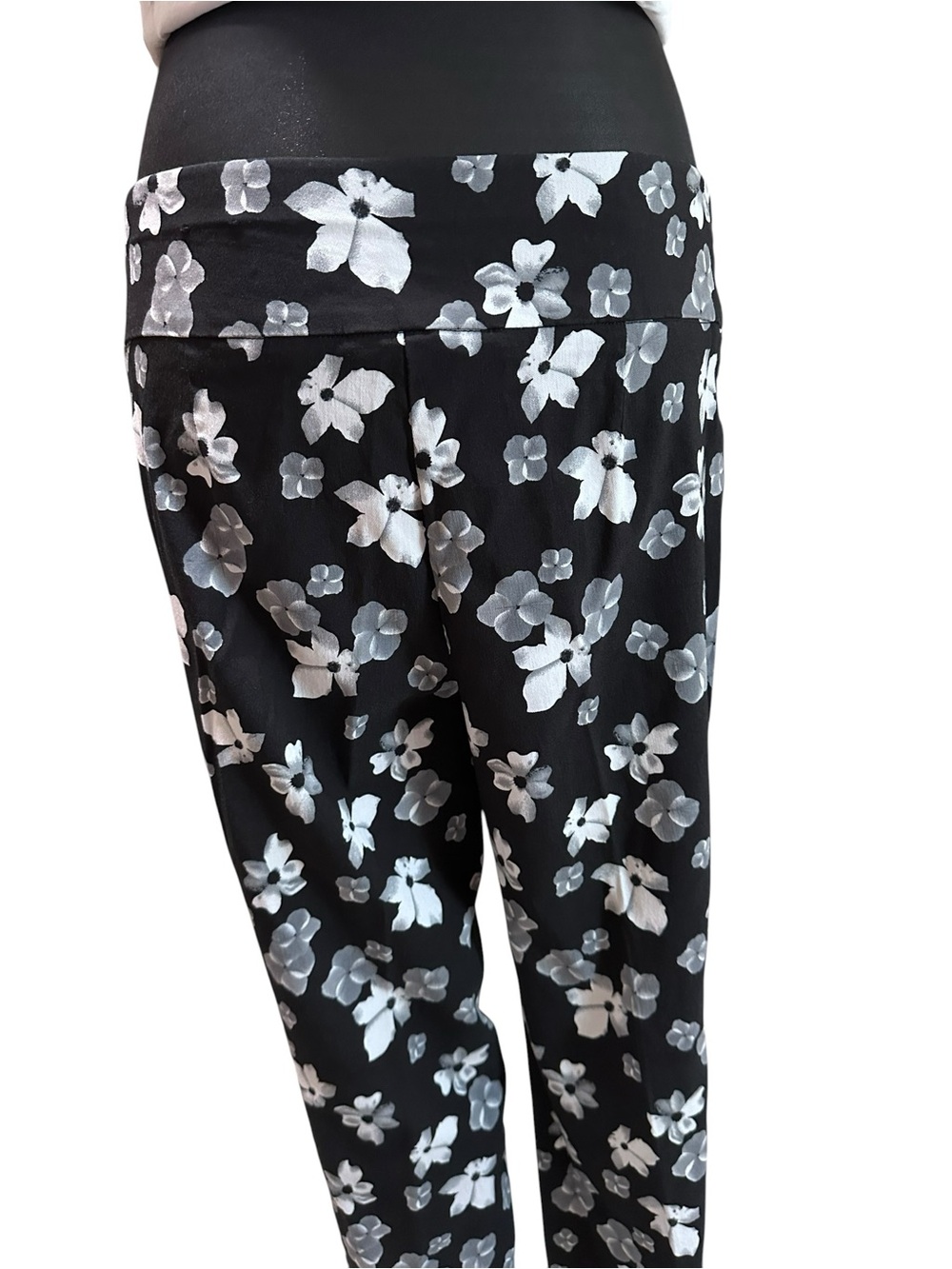 Jules & Leopold Black and White Floral Pants - Picture 7 of 7